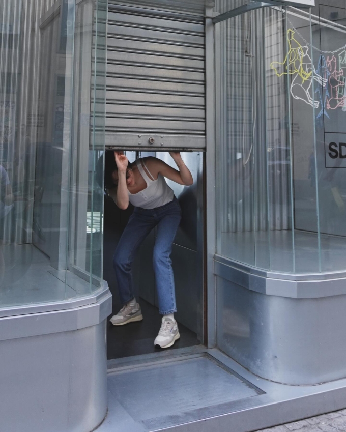 Song Hye Kyo được người hâm mộ cho là đã giảm vài cân nên vóc dáng có phần hơi khẳng khiu.