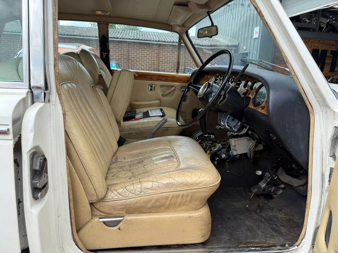 Rolls-Royce 'xin' gầm Mitsubishi để off-road, 1 bình xăng chạy tới 2.000km, giá quy đổi chỉ hơn 600 triệu- Ảnh 5.