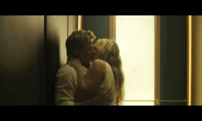 Cảnh phim tình cảm của anh với đồng nghiệp diễn nữ khiến bạn gái “nóng mặt”.