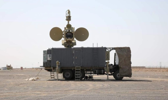 Xe phát sóng thuộc tổ hợp tác chiến điện tử Cobra V8 trong bức ảnh công bố tháng 9/2023. Ảnh: IRNA