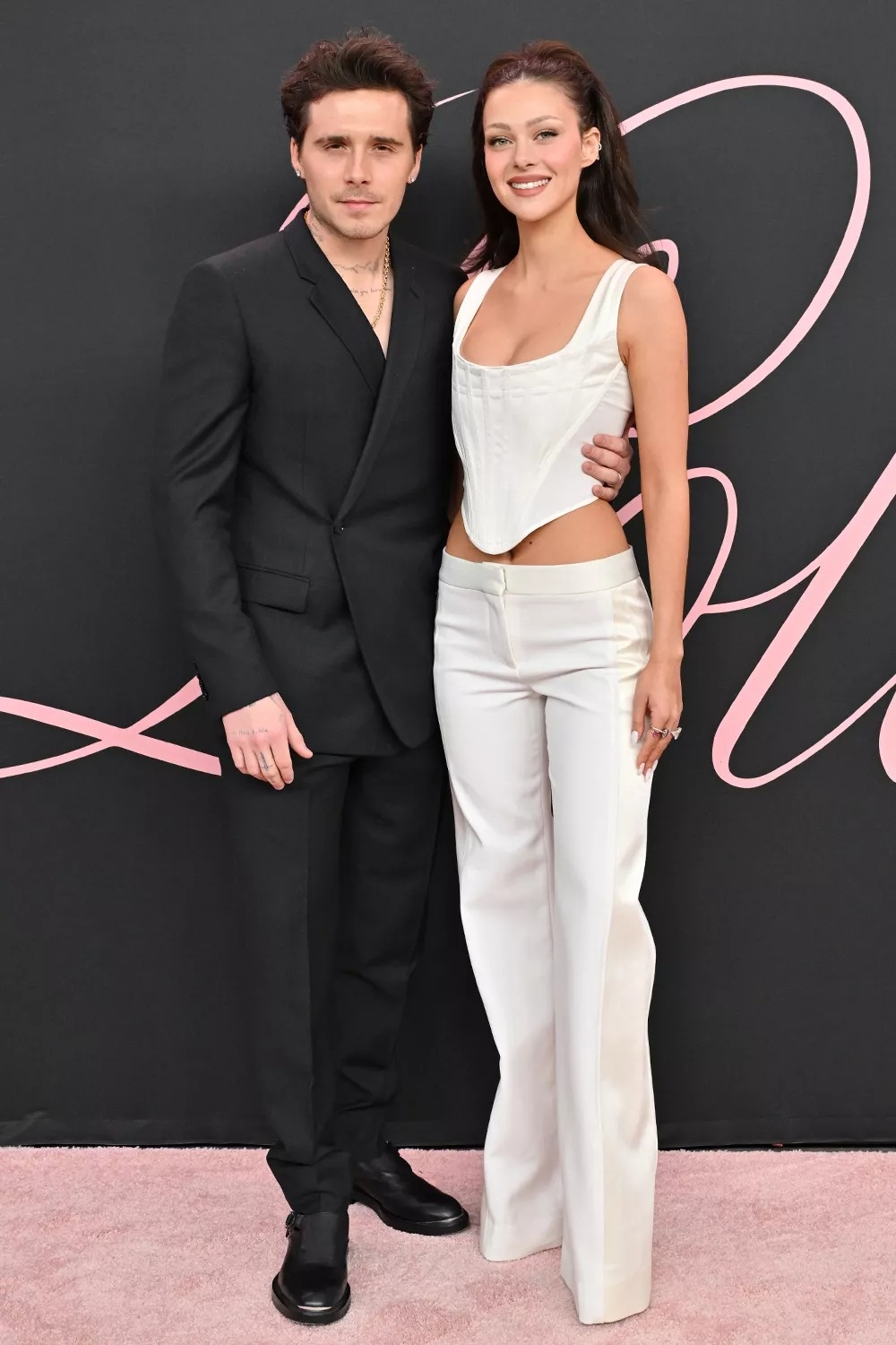 Brooklyn và vợ tại buổi ra mắt phim Lola của Nicola tại Los Angeles năm 2024. Ảnh: Film Magic