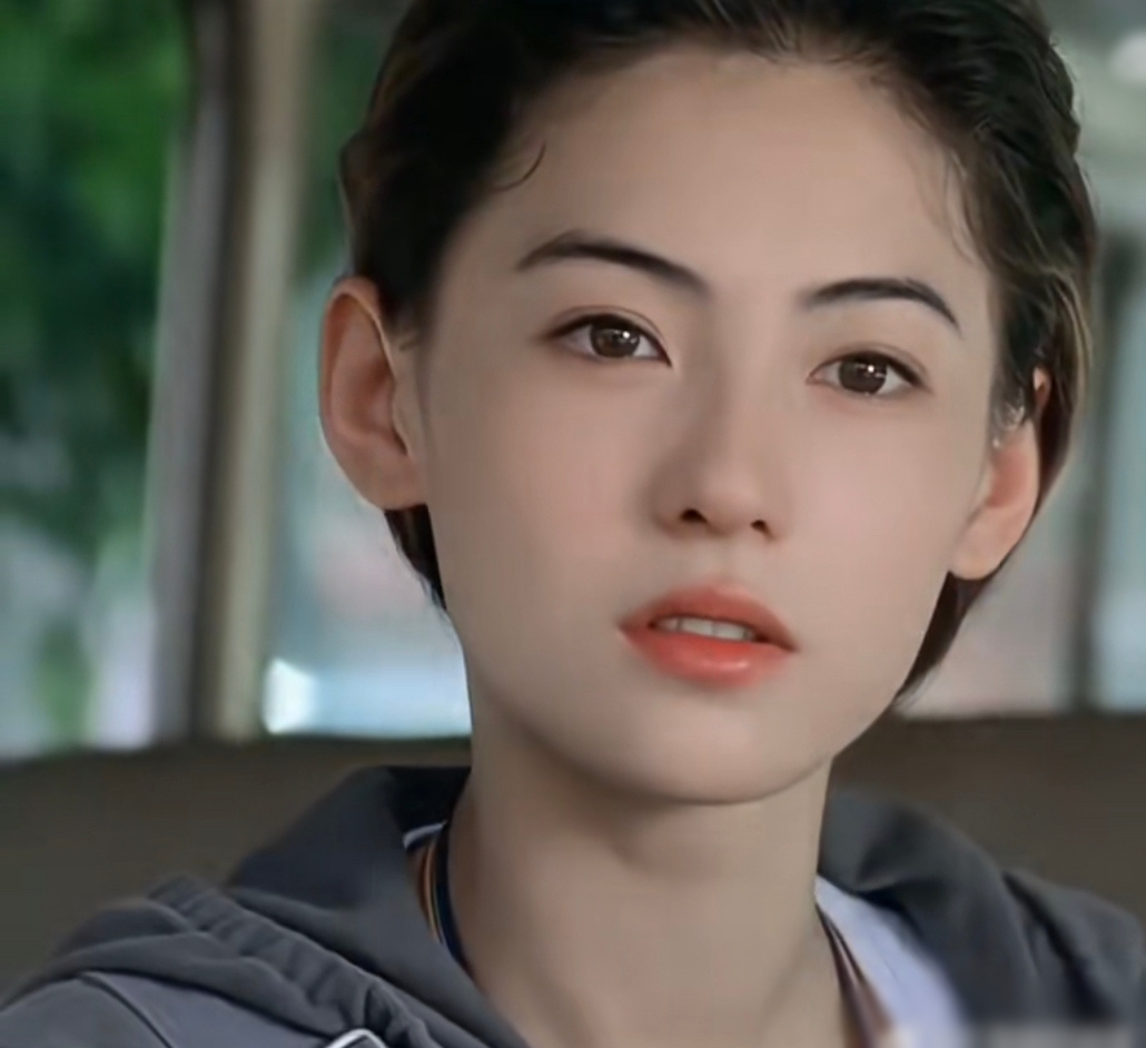 U50 trông như 25 tuổi, amp;#34;quốc bảo nhan sắcamp;#34; Trương Bá Chi khiến dân tình không nhận ra, netizen nghi “dao kéo” - 12