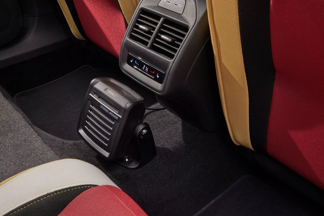 Chiếc Skoda này trông rất sedan nhưng thực chất là bán tải: Mạnh hơn 200hp, thùng kéo dài ra được, chở vài chiếc xe đạp cùng lúc- Ảnh 14.