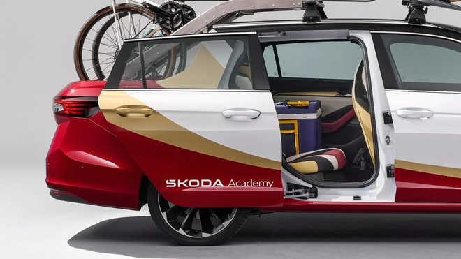 Chiếc Skoda này trông rất sedan nhưng thực chất là bán tải: Mạnh hơn 200hp, thùng kéo dài ra được, chở vài chiếc xe đạp cùng lúc- Ảnh 9.