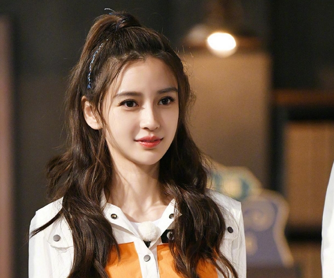 Angelababy bất ngờ bị tố cáo ngoại tình khi còn là vợ của Huỳnh Hiểu Minh.