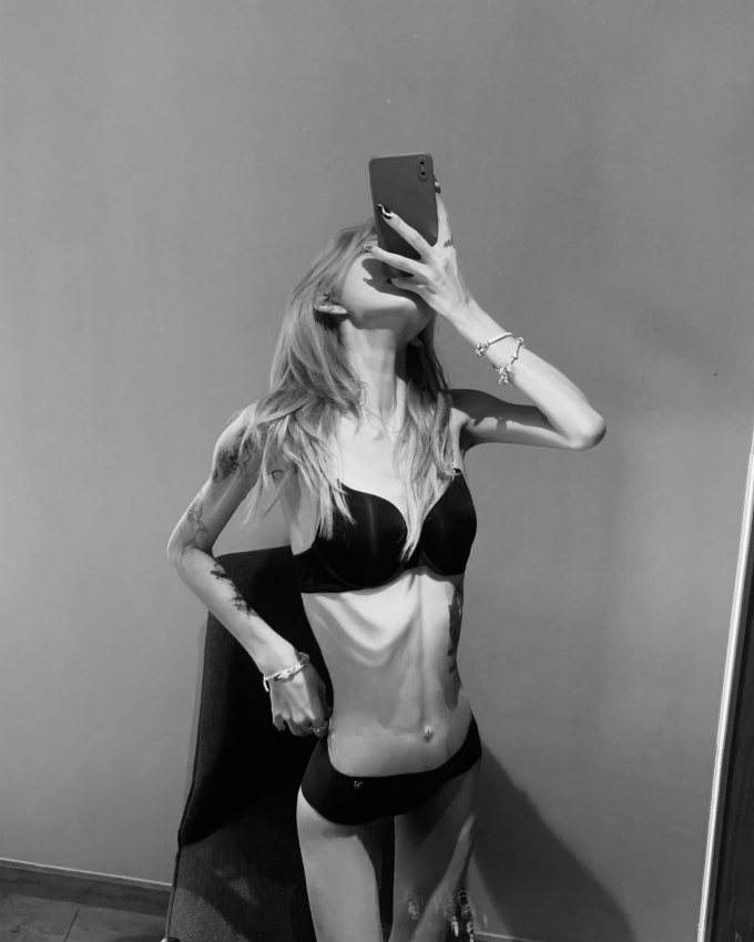 Từ body nuột nà sau khi giảm 50 kg, hình thể của Choi Jun Hee ngày một trở nên khẳng khiu, có phần kém sức sống. Ngoại hình hiện tại của cô khiến nhiều người lo lắng cho sức khỏe cũng như e ngại có thể tạo cái nhìn lệch lạc cho giới trẻ về vấn đề cân nặng, hình dáng cơ thể.