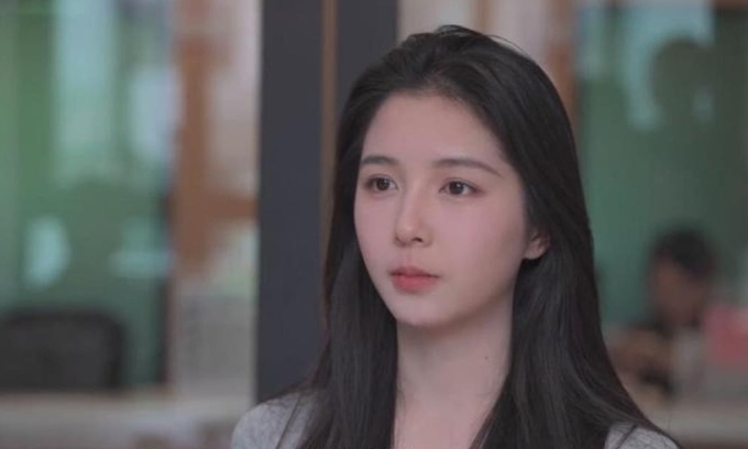 Trương Thẩm Tâm Nhiên trả lời phỏng vấn ngày 15/6. Ảnh: RedStar