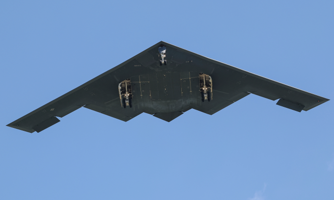 Oanh tạc cơ B-2 về căn cứ Whiteman sau cuộc không kích Iran hôm 22/6. Ảnh: AP