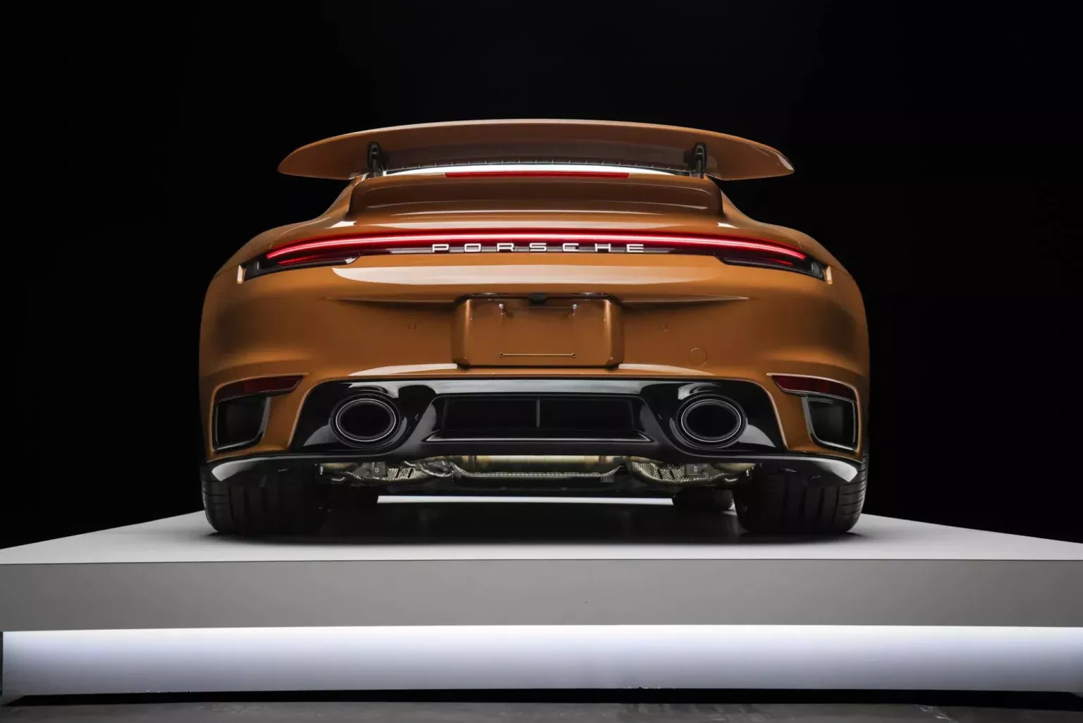 Người giàu chơi xe thế này thì càng giàu: Chủ xe Porsche 911 đi rồi bán lại vẫn lãi gần 700 triệu đồng nhờ 2 yếu tố- Ảnh 9.