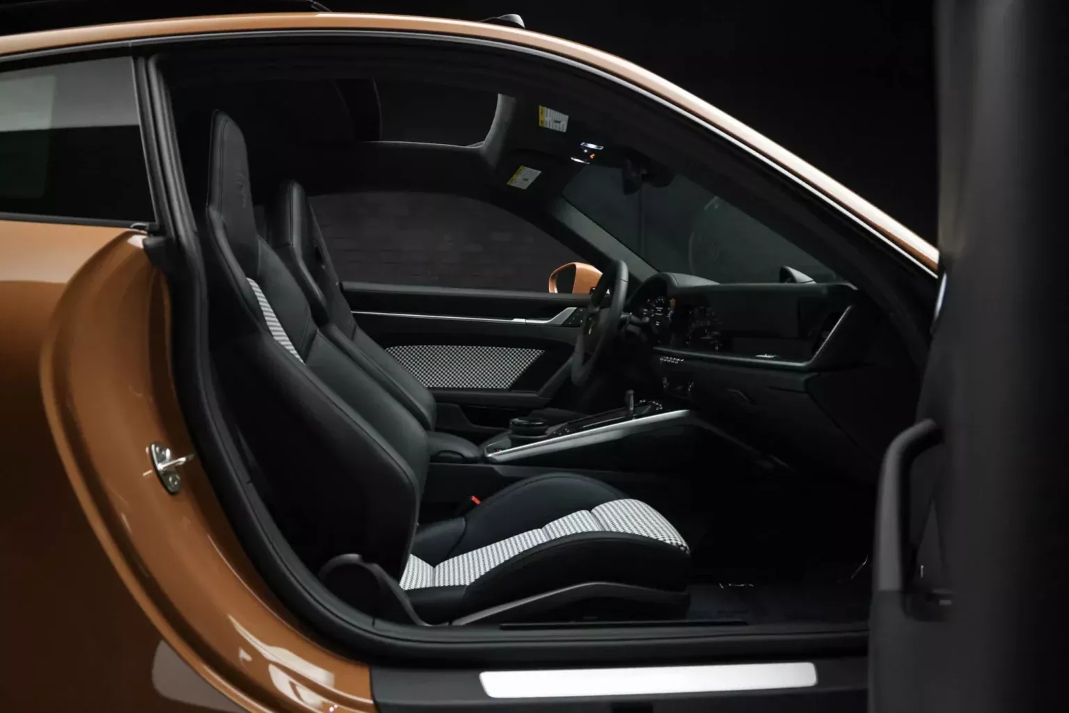 Người giàu chơi xe thế này thì càng giàu: Chủ xe Porsche 911 đi rồi bán lại vẫn lãi gần 700 triệu đồng nhờ 2 yếu tố- Ảnh 10.