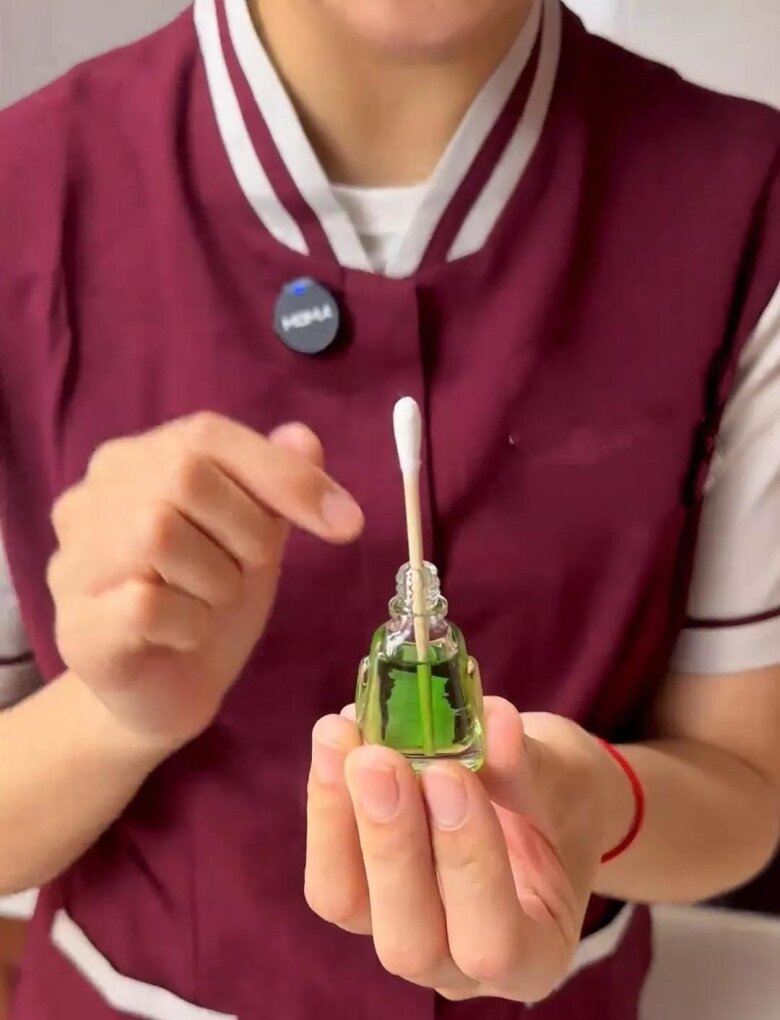 Người thông minh thường cắm tăm bông vào lọ dầu gió, nhiều rắc rối trong nhà được giải quyết trong tích tắc - 4