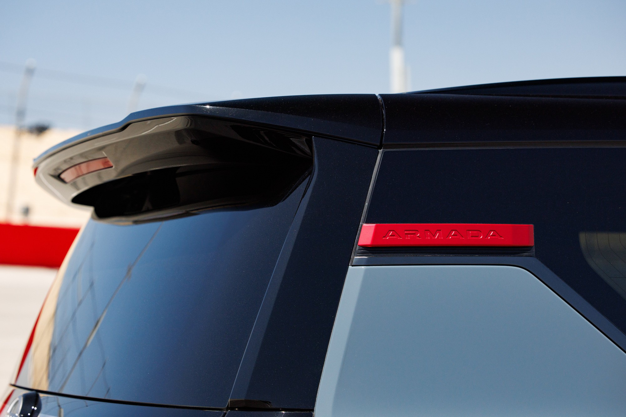 Ảnh thực tế Nissan Patrol bản thể thao vừa ra mắt: Bodykit hầm hố, động cơ gần 500 mã nhưng không còn 'cửa' về Việt Nam- Ảnh 13.