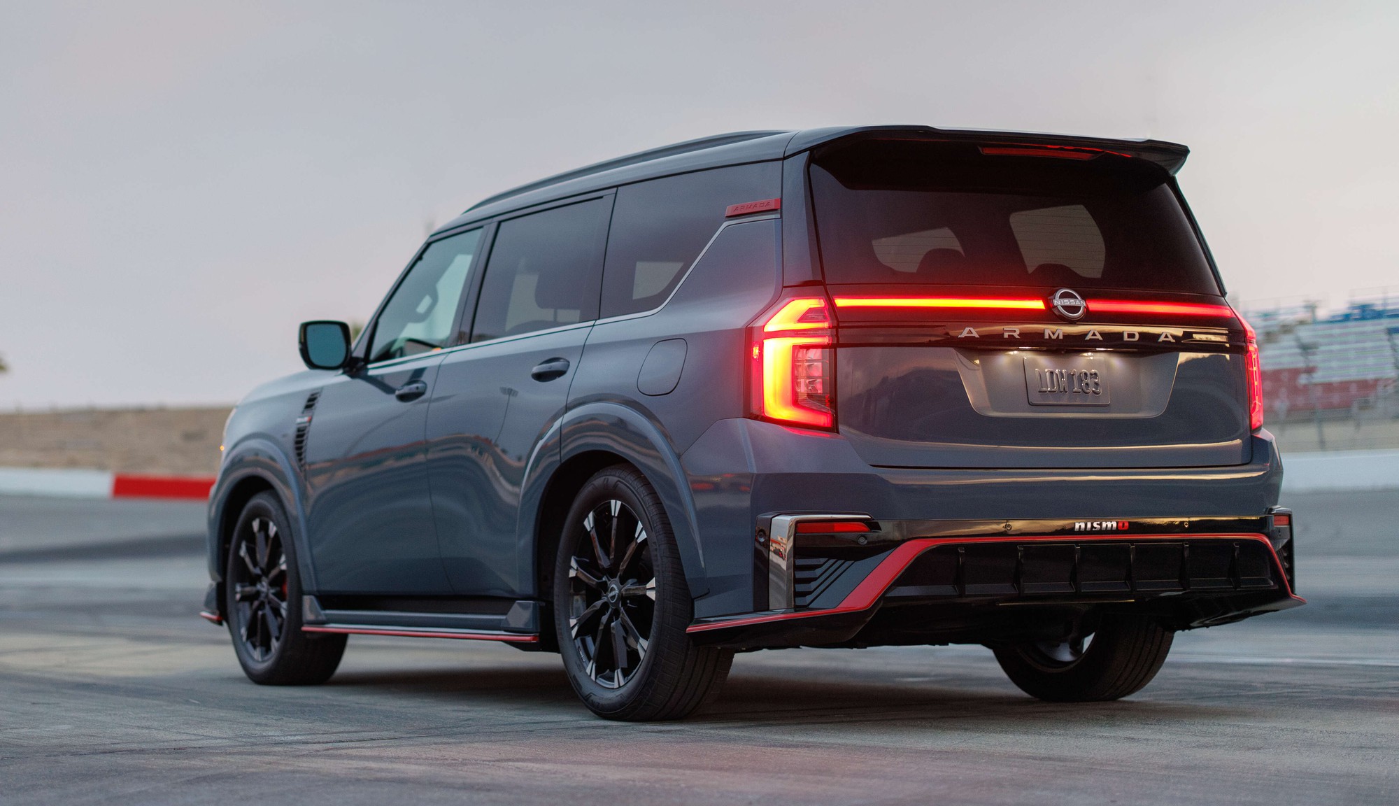 Ảnh thực tế Nissan Patrol bản thể thao vừa ra mắt: Bodykit hầm hố, động cơ gần 500 mã nhưng không còn 'cửa' về Việt Nam- Ảnh 8.