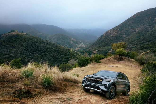 Ford Explorer 2026 thêm bản 'off-road đỉnh nhất từ trước đến nay': Ngoại hình hầm hố hơn, một loạt 'đồ chơi' quăng quật địa hình, mạnh tới 400 mã lực- Ảnh 7.