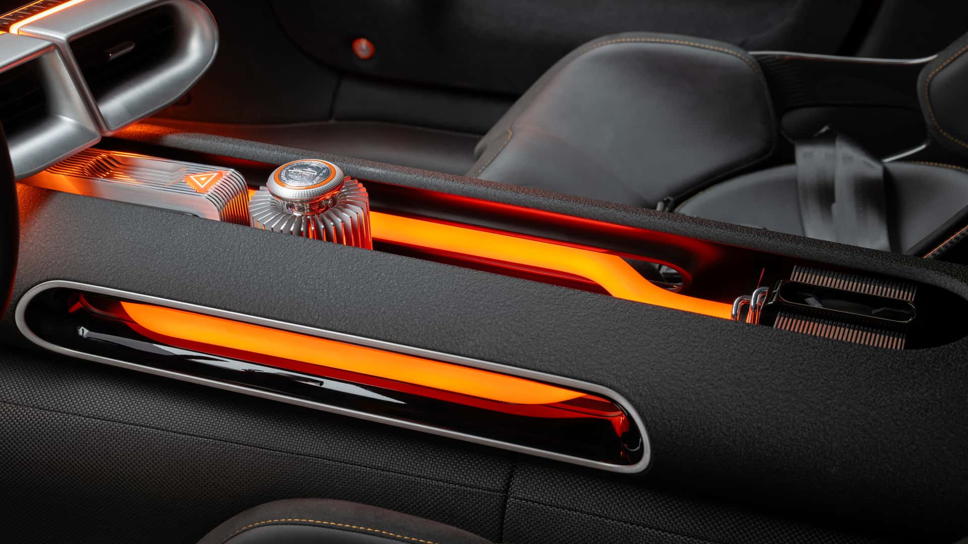 Mercedes-AMG GT đời mới này gắn loa ở đèn pha để giả một thứ tiếng mà fan xe xăng yêu thích- Ảnh 14.