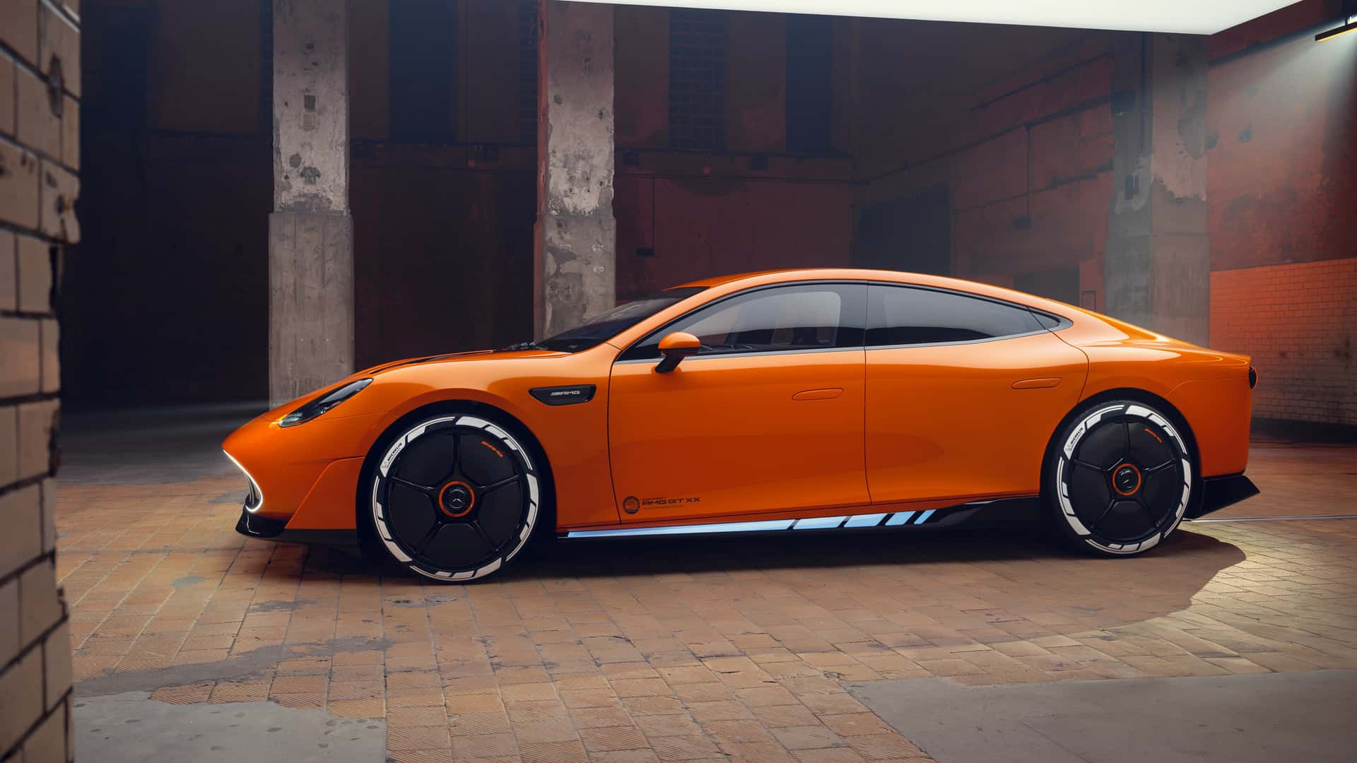 Mercedes-AMG GT đời mới này gắn loa ở đèn pha để giả một thứ tiếng mà fan xe xăng yêu thích- Ảnh 5.