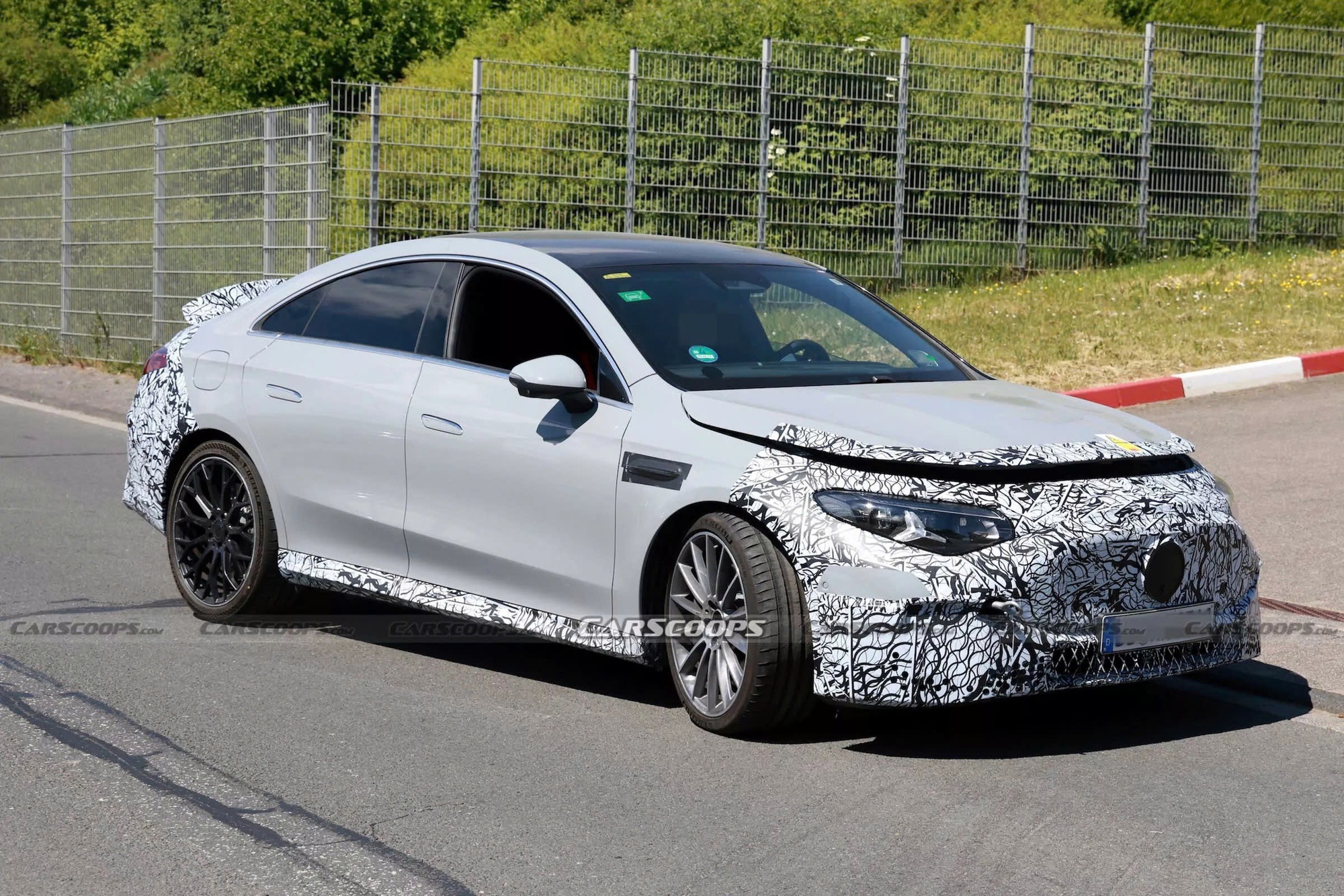 Lộ ảnh Mercedes-AMG CLA 45 thế hệ mới: Động cơ điện mạnh 500 mã lực, chạy 644km/sạc, có chi tiết như siêu xe- Ảnh 1.