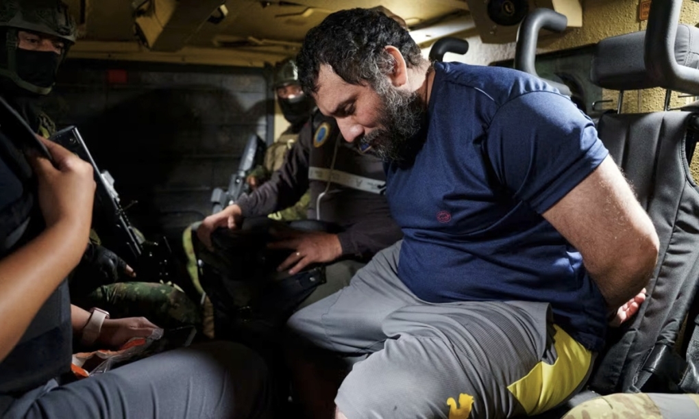 José Adolfo Fito Macías Villamar sau khi bị bắt. Ảnh: Reuters