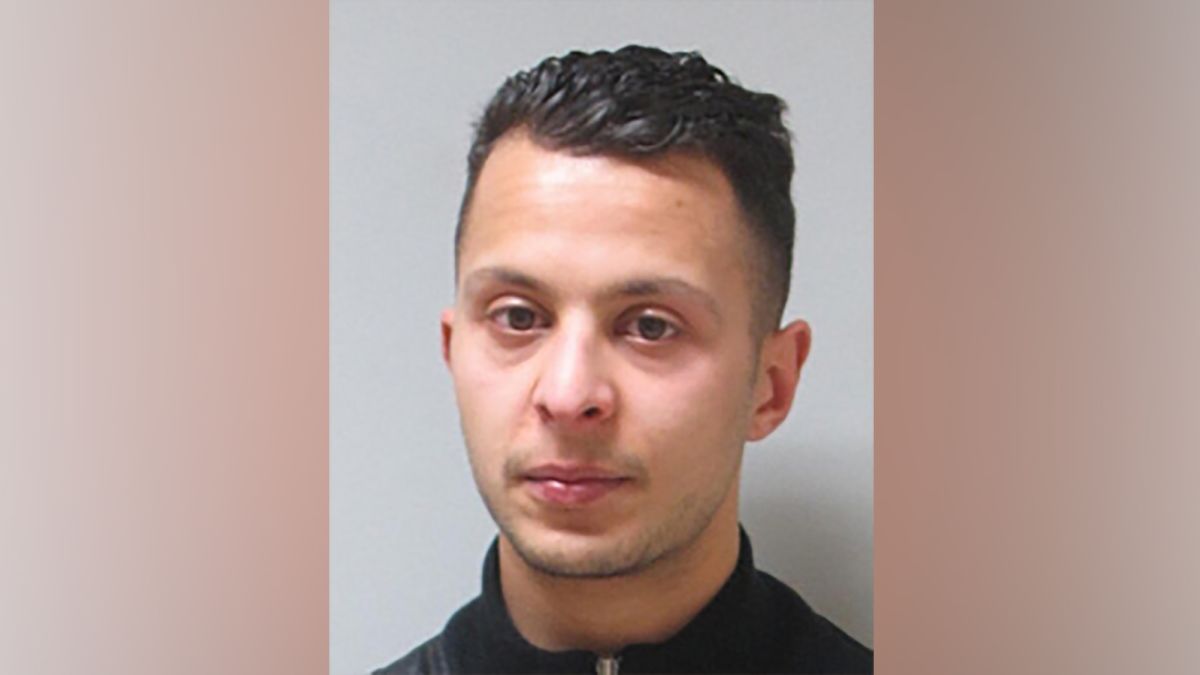 Chân dung bị cáo Salah Abdeslam, 32 tuổi, người Pháp gốc Morocco. Ảnh: CNN.