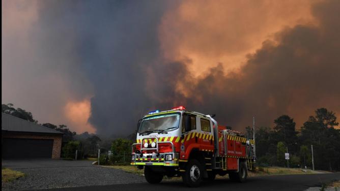 Australia's bushfire season is a month longer than it was 40 years ago, a new study has found.