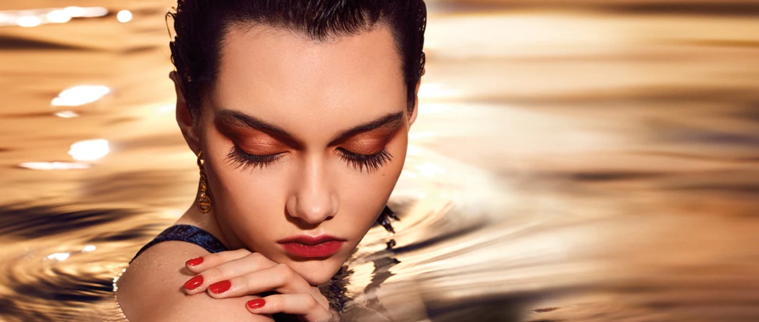 Trang điểm mùa hè: 5 mẹo làm đẹp để làn da mịn màng, chống mồ hôi - Ảnh 1.