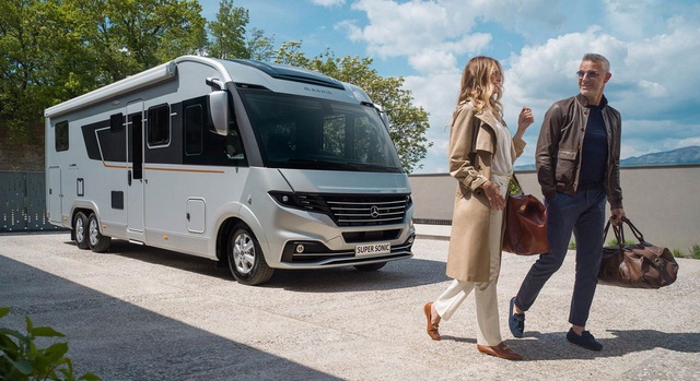 Mercedes-Benz Sprinter độ thành siêu nhà di động, giá ngang siêu xe - Ảnh 1. Mercedes-Benz Sprinter độ thành siêu nhà di động, giá ngang siêu xe - Ảnh 1.