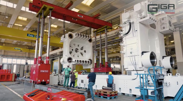 Doanh nhân Trung Quốc giúp Elon Musk viết lại lịch sử ngành ô tô thế giới: 13 tuổi đã biết sửa xe thuê, dám nhận lời hợp tác với Tesla khi 5/6 nhà sản xuất từ chối - Ảnh 1.