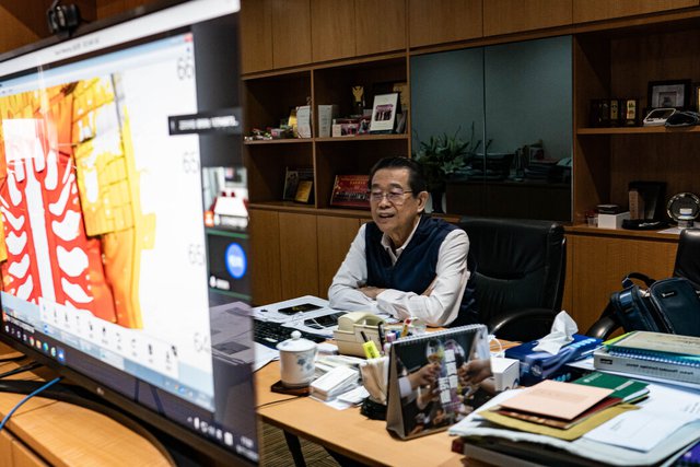 Doanh nhân Trung Quốc giúp Elon Musk viết lại lịch sử ngành ô tô thế giới: 13 tuổi đã biết sửa xe thuê, dám nhận lời hợp tác với Tesla khi 5/6 nhà sản xuất từ chối - Ảnh 3.