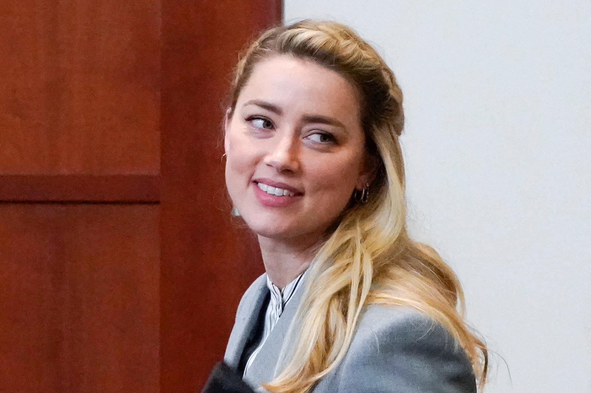 Amber Heard tại phiên tòa với Johnny Depp hồi cuối tháng 5. Ảnh: Reuters