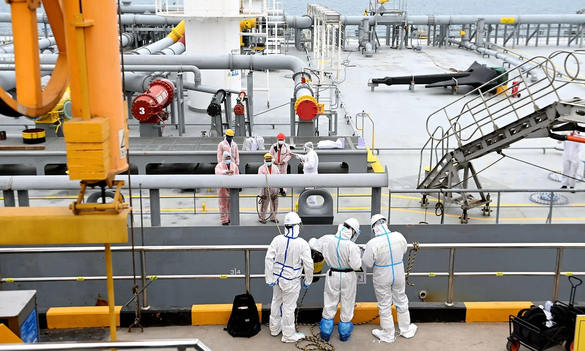 Một tàu chờ dầu ở cảng Thanh Đảo, Trung Quốc hồi tháng 5. Ảnh: AFP.