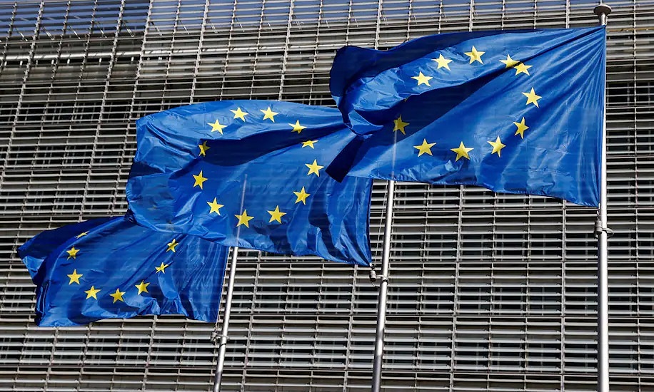 Cờ Liên minh châu Âu tại trụ sở ở Brussels, Bỉ. Ảnh: Reuters.