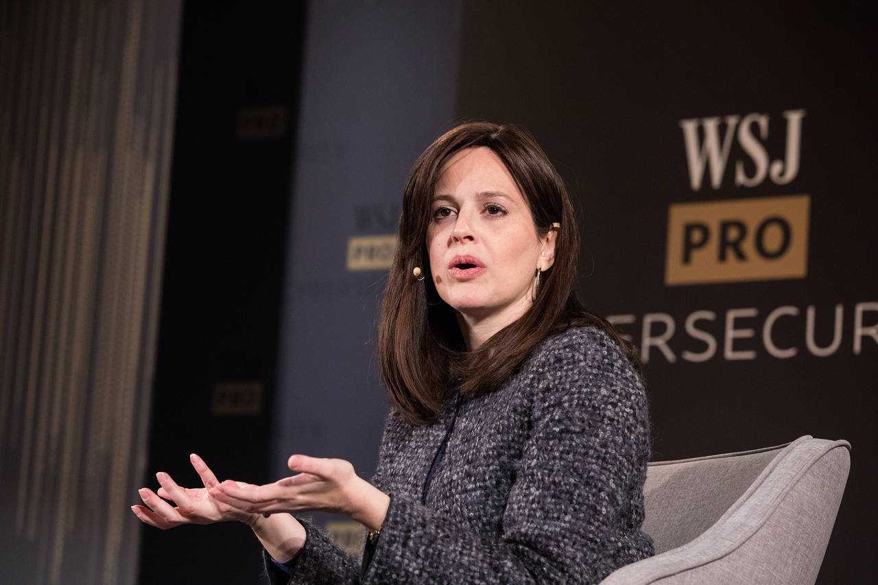 Ann Neuberger, phó cố vấn an ninh quốc gia về mạng và các công nghệ mới nổi, trong sự kiện năm 2019 về an ninh mạng. Ảnh: WSJ.