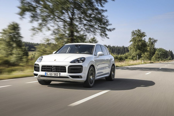 Porsche sắp làm SUV điện cỡ lớn rộng hơn Cayenne, lấn sân chơi Mercedes-Benz EQS - Ảnh 1.