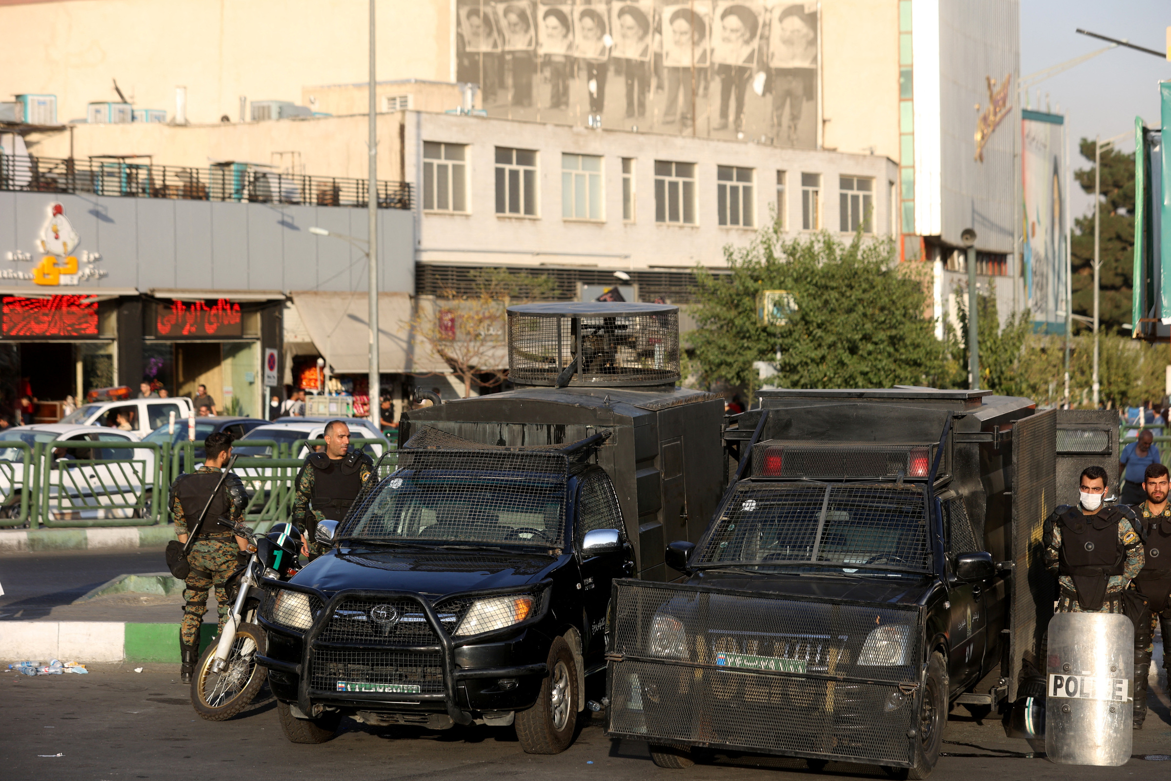 Cảnh sát Iran tại thủ đô Tehran vào tháng 10/2022 khi được triển khai kiểm soát biểu tình. Ảnh: Reuters