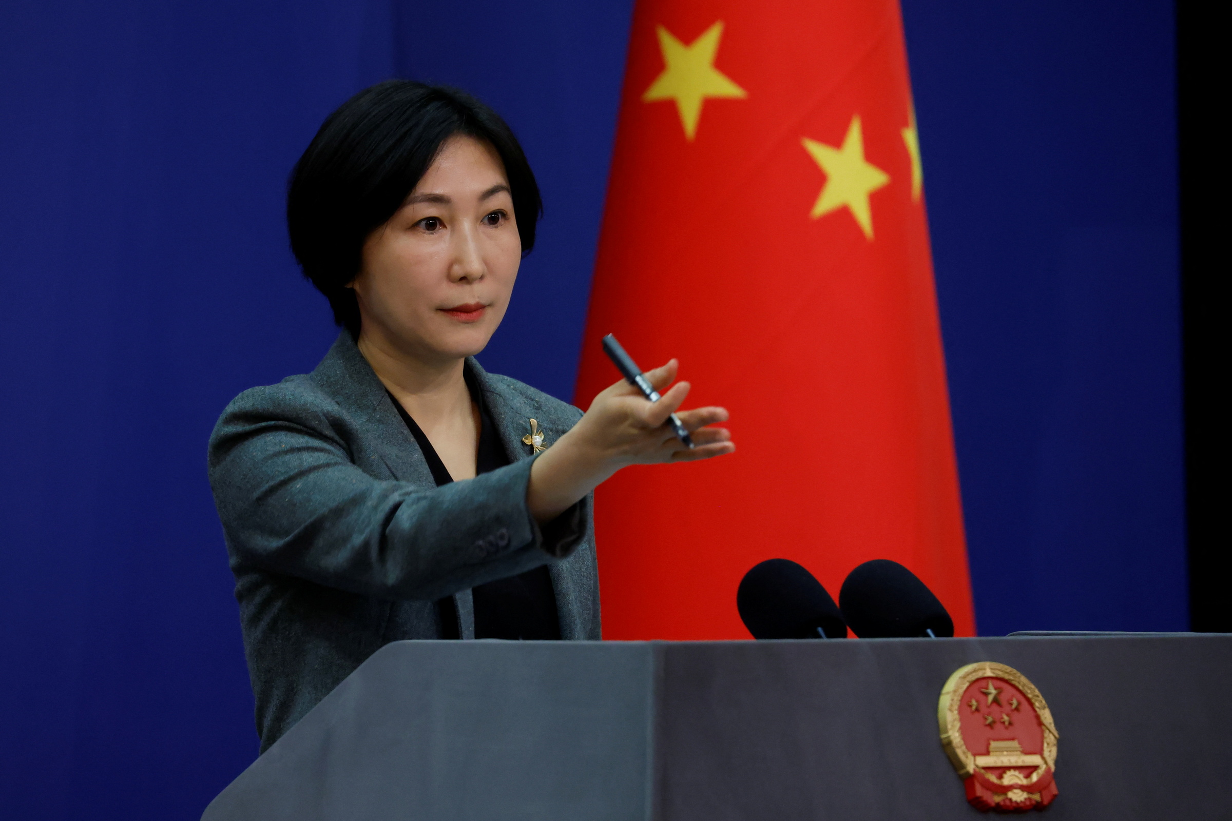 Người phát ngôn Bộ Ngoại giao Trung Quốc Mao Ninh tại cuộc họp báo ngày 3/2 ở Bắc Kinh. Ảnh: Reuters