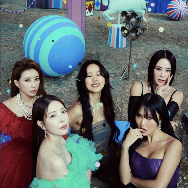 Nữ ca sĩ bị cấm sóng vì quá khiêu gợi - Ảnh 5. Nữ ca sĩ bị cấm sóng vì quá khiêu gợi - Ảnh 5.