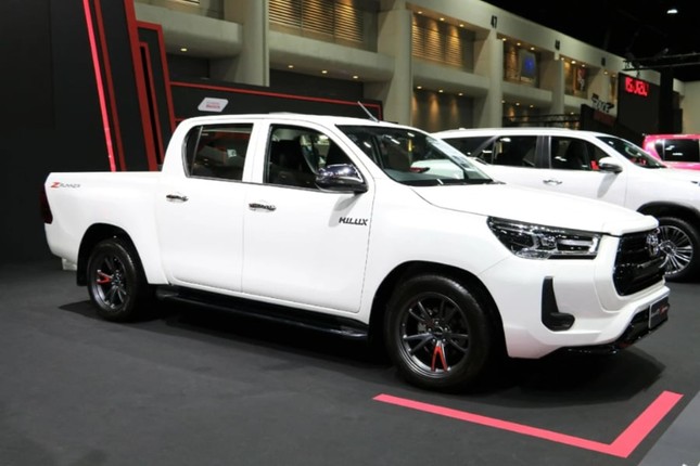 Toyota Hilux phiên bản độ độc đáo tại Đông Nam Á - Ảnh 6.