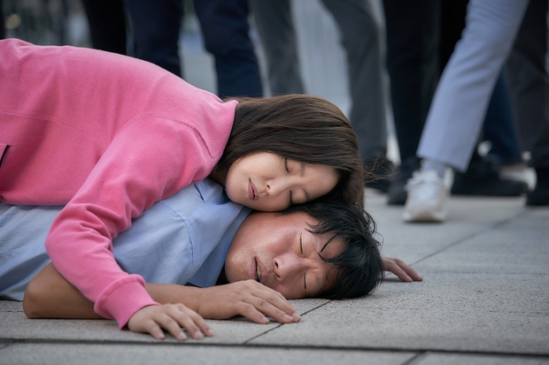 Quốc bảo nhan sắc Kim Hee Sun tái xuất màn ảnh cùng trai xấu Yoo Hae Jin - Ảnh 9.