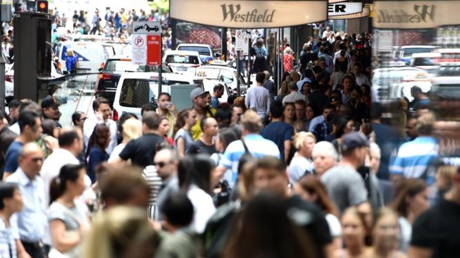Westpac economists expect 0.3 per cent growth over the year to June and a contraction in spending. (Dan Himbrechts/AAP PHOTOS)