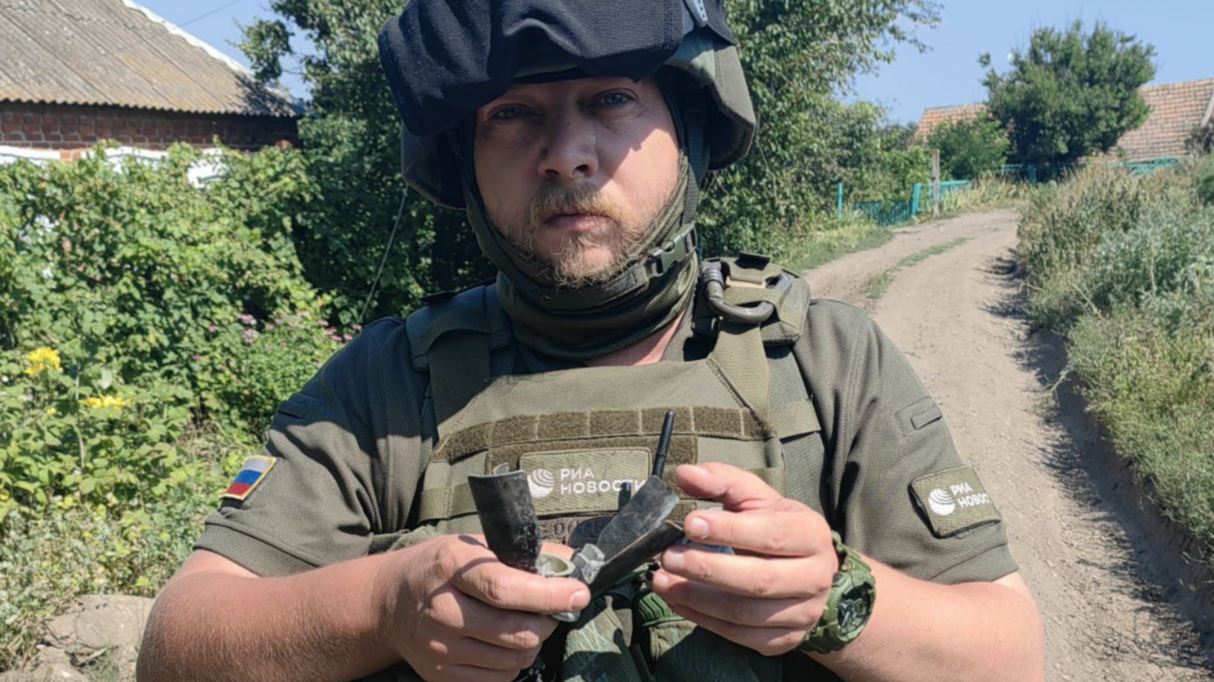 Nhà báo chiến trường Rostislav Zhuravlev của RIA Novosti. Ảnh: Telegram/Nezhurka