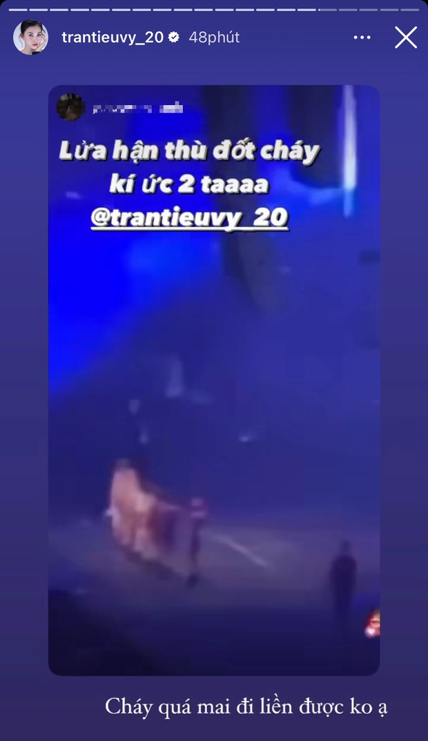 Sao Việt với concert BLACKPINK: Phương Nga xem lần 3 vẫn mê mẩn, 1 nam ca sĩ bị vật thể lạ rơi vào người - Ảnh 9.