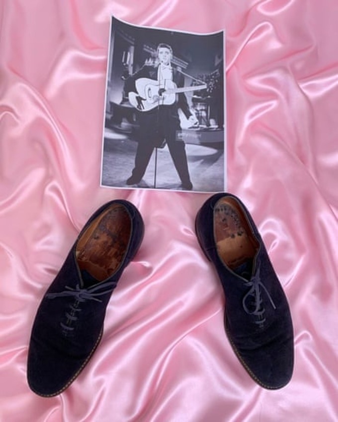 Giày da lộn cỡ 10.5 (theo cách tính của Anh) thuộc sở hữu của Elvis Presley. Ảnh: Henry Aldridge & Son