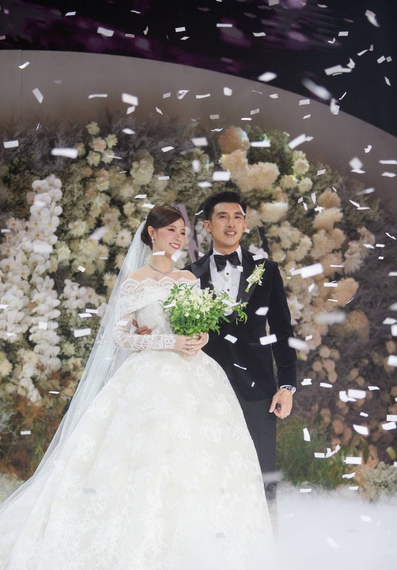 Đám cưới của Midu và Minh Đạt nhận được nhiều sự quan tâm từ khán giả.