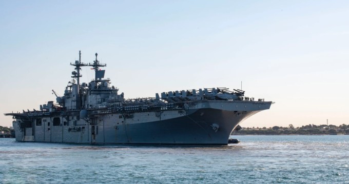 Tàu đổ bộ USS Wasp của hải quân Mỹ đến quân cảng Rota của Tây Ban Nha vào ngày 25/6. Ảnh: US Navy