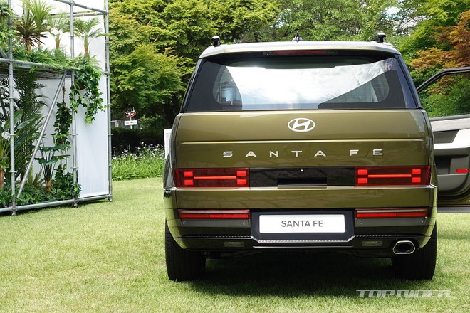 Hyundai Santa Fe 2024 lần đầu lộ diện tại Việt Nam: Thiết kế mới dễ gây tranh cãi, ra mắt năm nay sẽ làm khó Sorento- Ảnh 9.