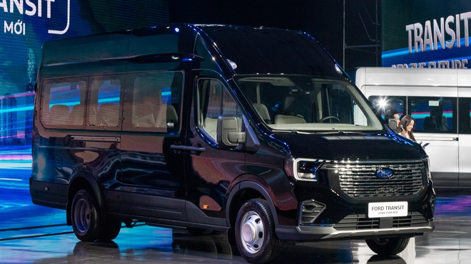Cùng giá tầm 1 tỷ chọn Ford Transit hay Hyundai Solati, bảng này cho thấy sự chênh lệch lớn từ công nghệ tới độ thực dụng- Ảnh 1.