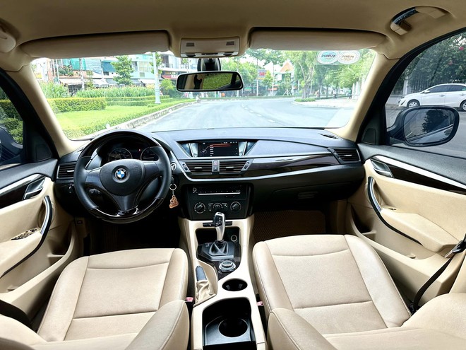Có 300 triệu thích ‘chơi’ BMW X1 thì đây là một lựa chọn: Chạy hơn 6.700km/tháng, đã độ màn hình, cần số- Ảnh 5.
