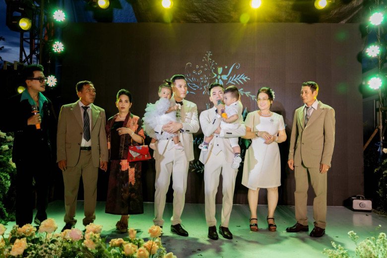 Thanh Đoàn và Hà Trí Quang được ba mẹ ủng hộ chuyện tình đồng giới.