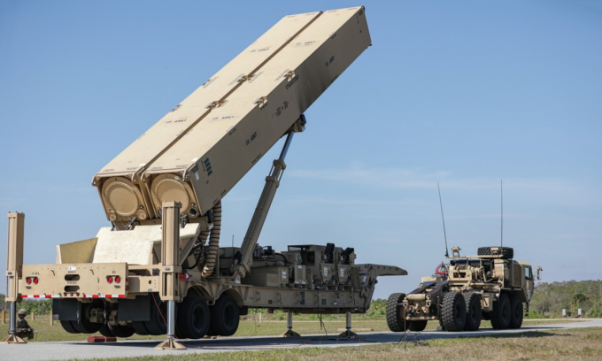 Xe chở đạn kiêm bệ phóng tên lửa siêu vượt âm LRHW của Mỹ trong cuộc thử nghiệm ở Florida tháng 4/2023. Ảnh: US Army