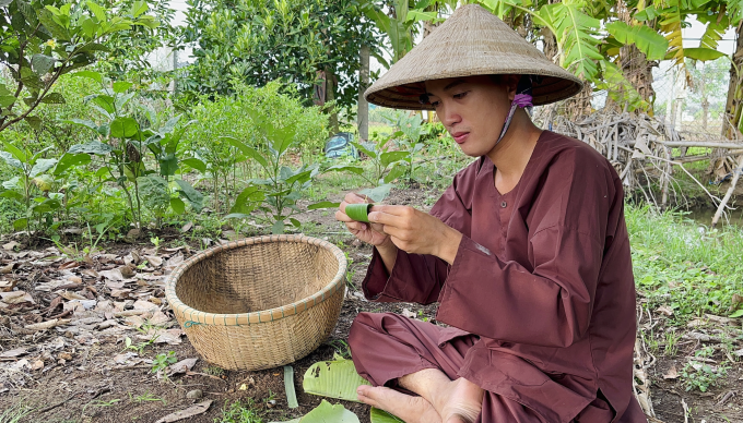 Thanh Duy trong khu vườn ở huyện Tân Trụ, tỉnh Long An, tháng 6/2024. Ảnh: Nhân vật cung cấp